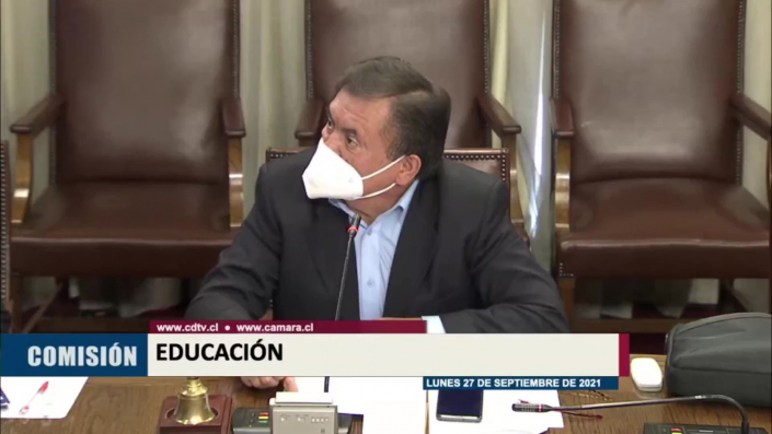 MAGISTERIO EN COMISIÓN DE EDUCACIÓN DE LA CÁMARA POR POSTERGACIÓN DE SLEP_Moment