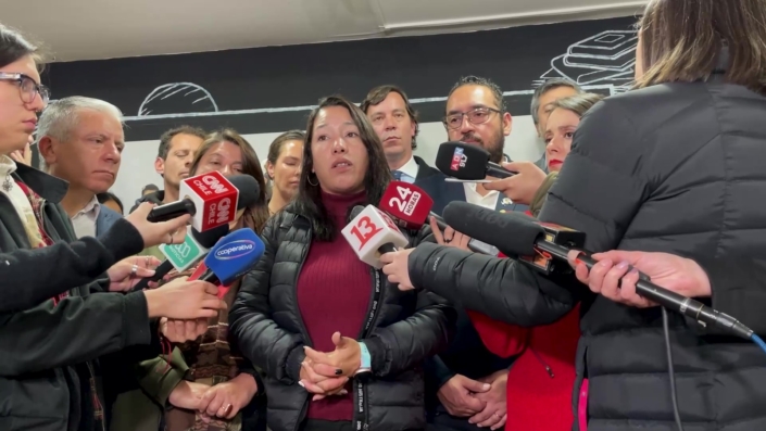 VIDEO COMPLETO TILTIL EN MINEDUC – frame at 6m15s