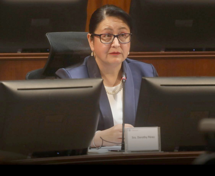 corte suspende dictámen